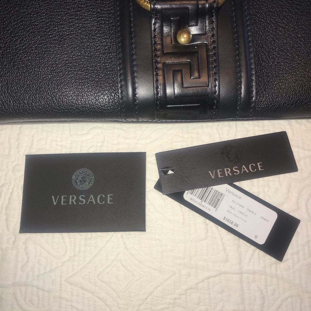 VERSACE Pebble Leather Clutch Laptop Bag - Picture 8 of 10